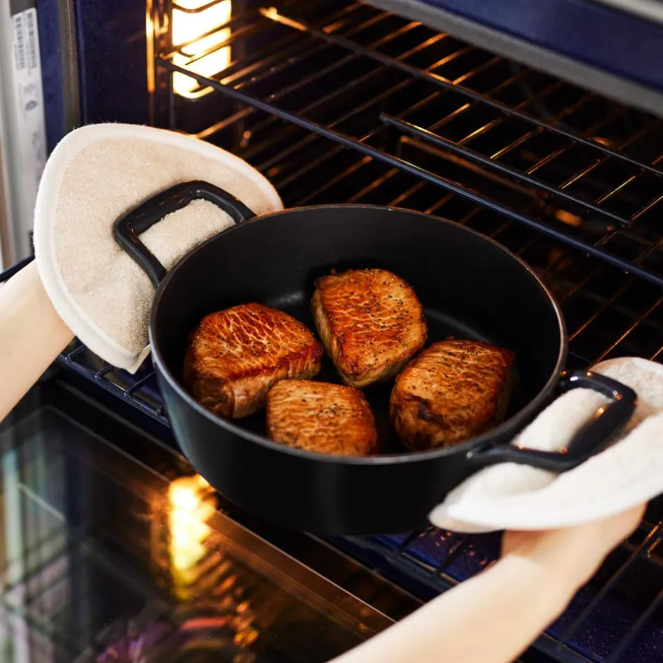 All-Clad Enameled Cast Iron, Dutch Oven with Lid, 6 quart